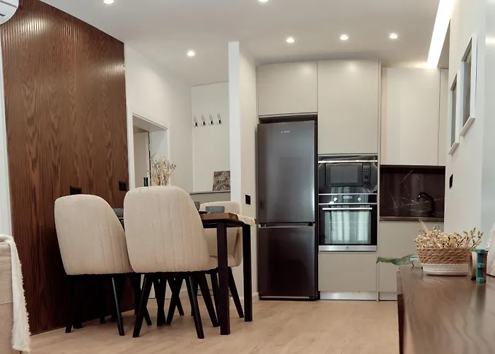 Goodija 2 * ティラナ